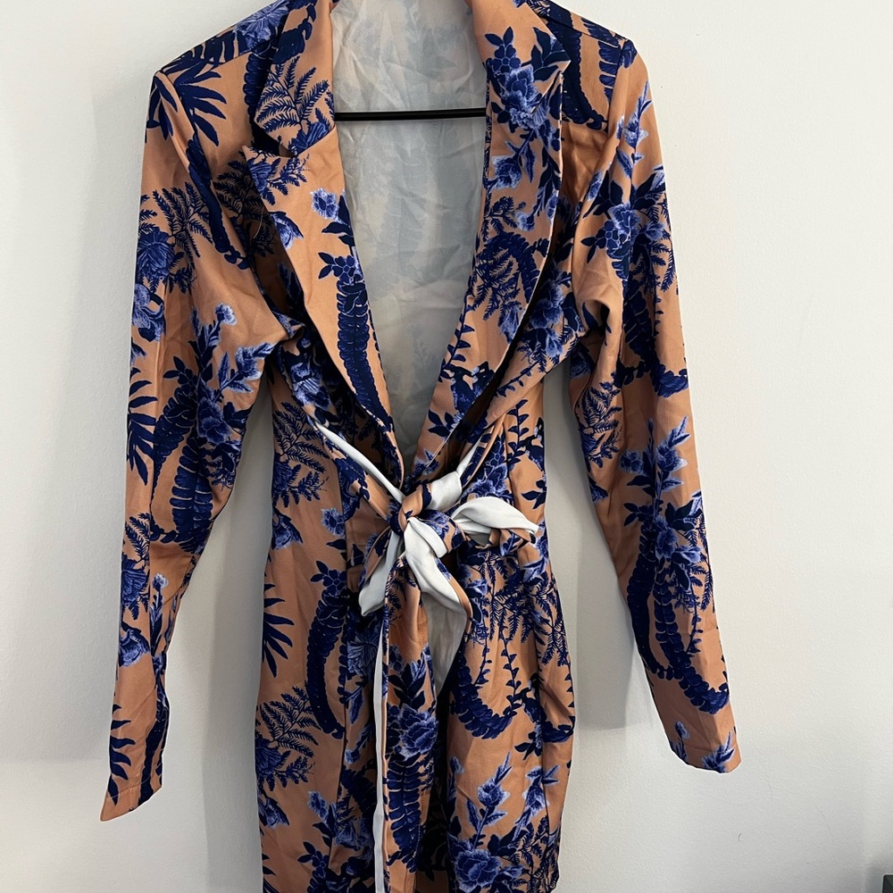 PrettyLittleThing Blue and Tan Floral Midi Dress